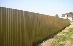 Забор из профнастила двусторонний на дачу коричневый